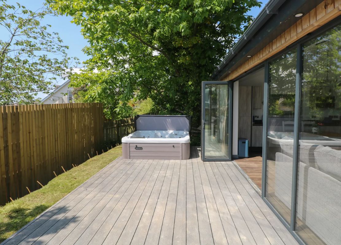 South Wales Cottages With Hot Tubs